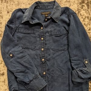 Banana Republic Dillon Classic Fit Button Up Petite. Like new condition